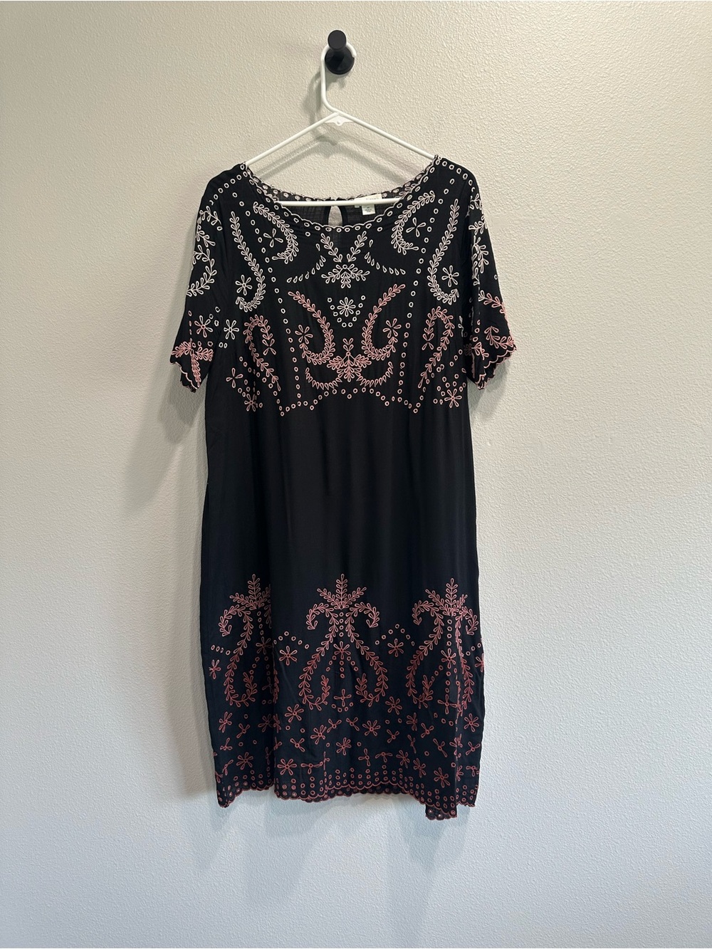 Sundance Vivienne Life Short-Sleeve Embroidered Shift Dress with Pink Accents
